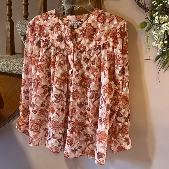 Ophelia Roe | Tops | Ophelia Roe Festive And Feminine Button Down Top ...